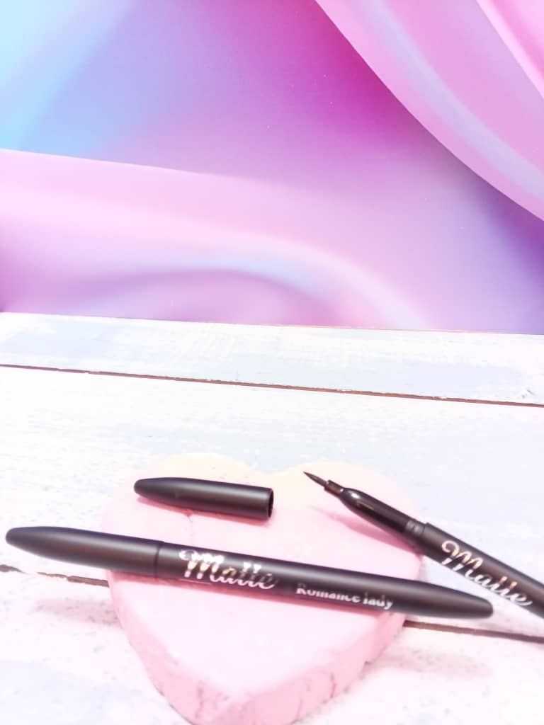 خط چشم ماژیکی 