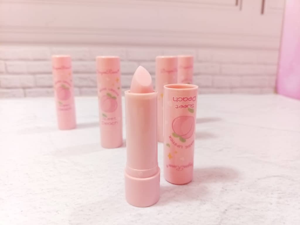 بالم لب هلو و آلورا